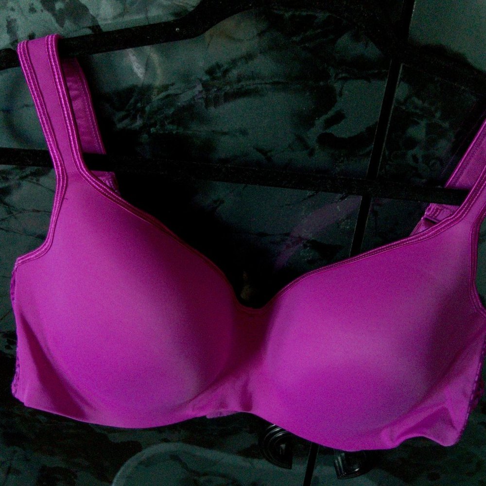 NWOT. Magenta bra